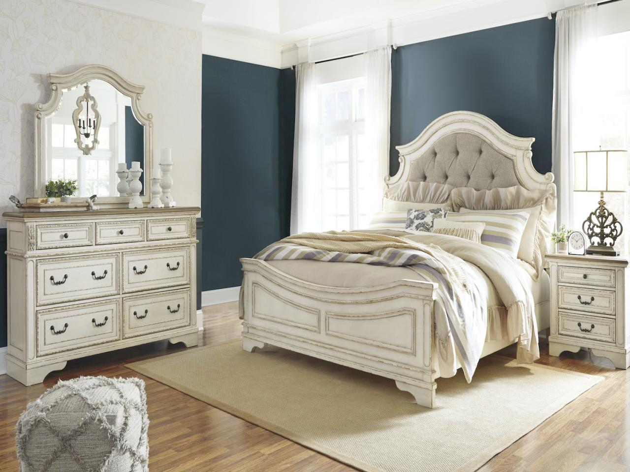 Realyn bedroom ashley set collection b743 signature